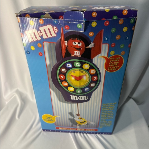 M&M Animated Wall Cuckoo Clock Talking Works In Box - Picture 6 of 7